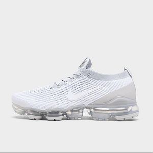 White Nike Vapor Max